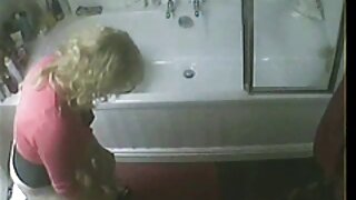 Primamljiva cura s kovrčavom kosom daje glavu i pojede svoju mokru xxx hrvatski porno macu