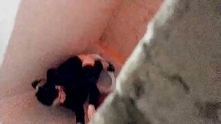 Seksualno nabijena Gigi se bijesno jebe u hrvatski pirnici vrućem porno klipu