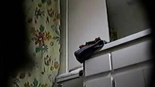 Crnka s ravnom porno video hrvatska kosom s pjesmom siše kurac i dobiva čavle