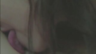 Slatku i užasnu brinetu Averil hrvatske porno glumice Ferris jebe psiću