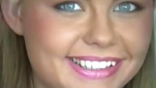 Ukusna beba Kitty prstima prstima svoju macu krupnim planom hrvatske porno glumice